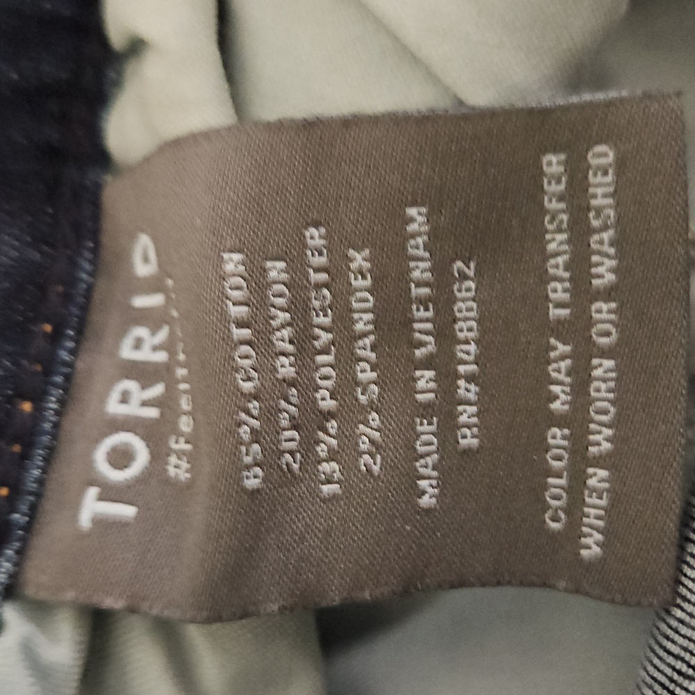 Torrid NWT Midfit Super Skinny Jeans - Picture 8 of 9